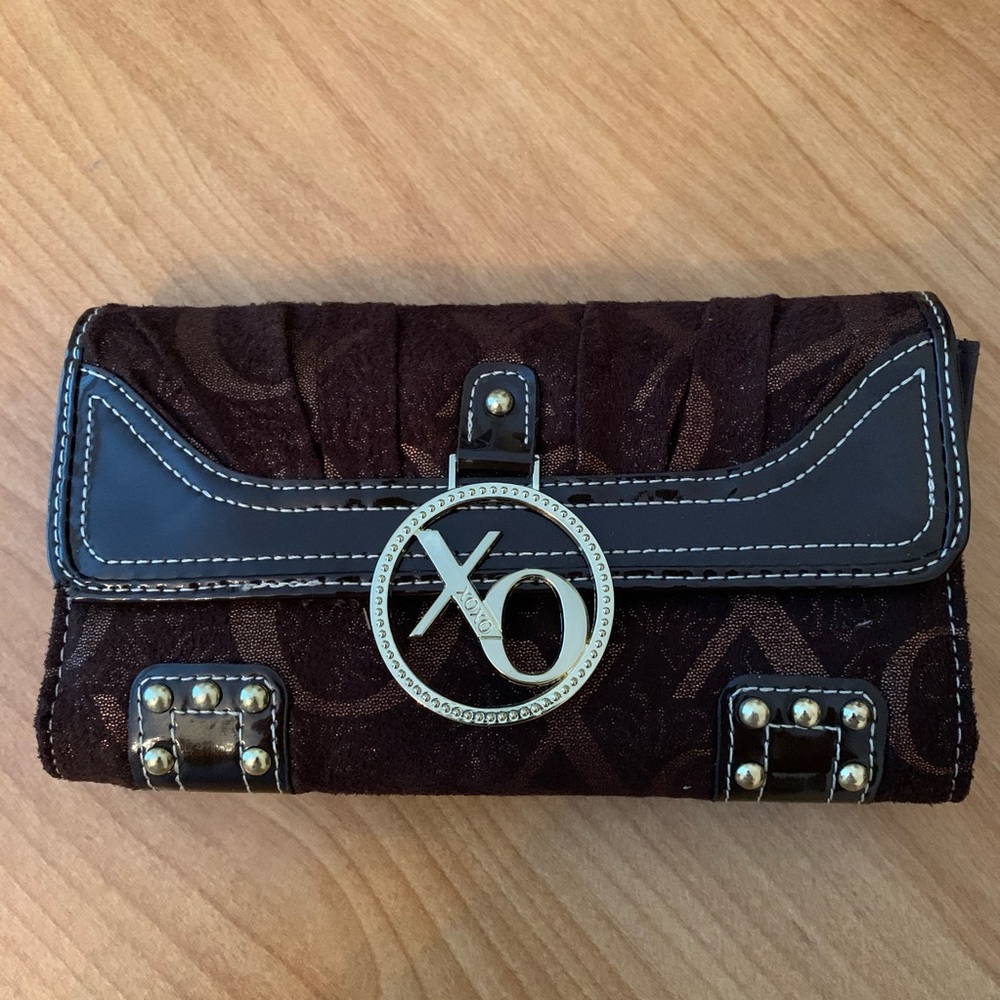 XOXO Organizer Tri-fold Wallet - Picture 3 of 7
